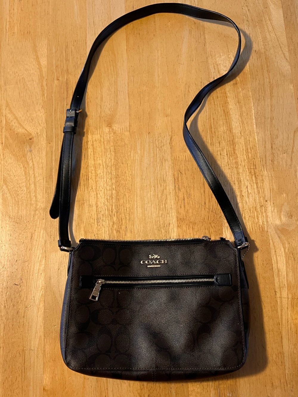 Coach Men’s Black and brown Signature Crossbody